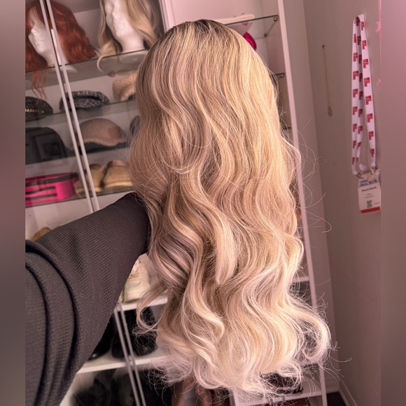 SALE!!$ Balayage synthetic wig - Picture 4 of 6